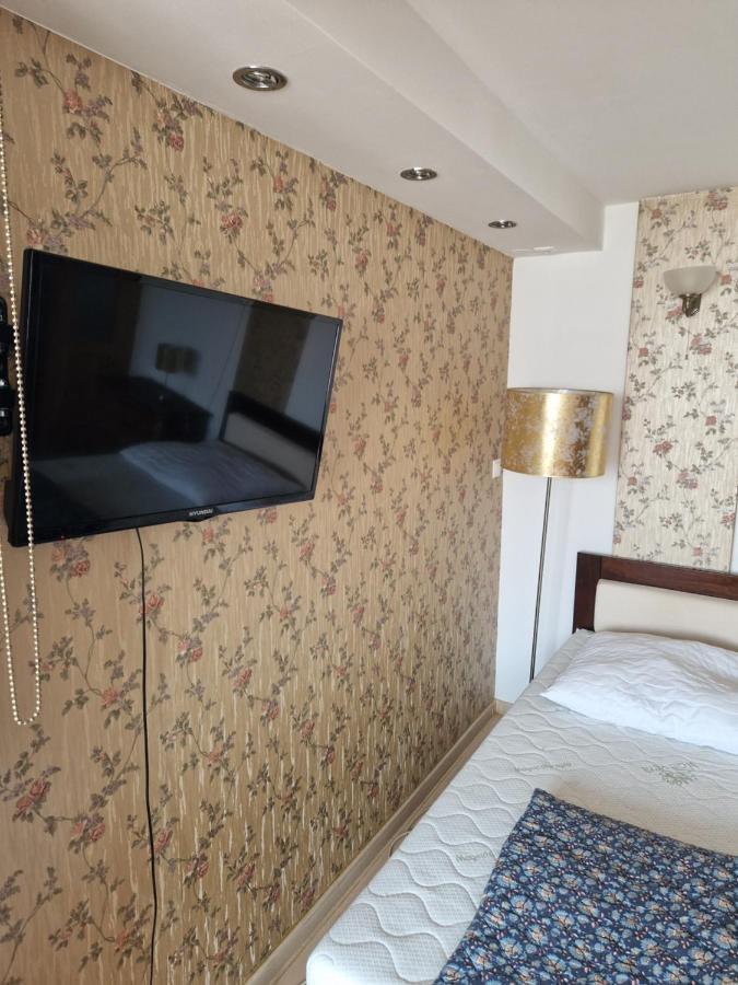 Balassi Apartment -With Green Terrace&Bike Štúrovo エクステリア 写真